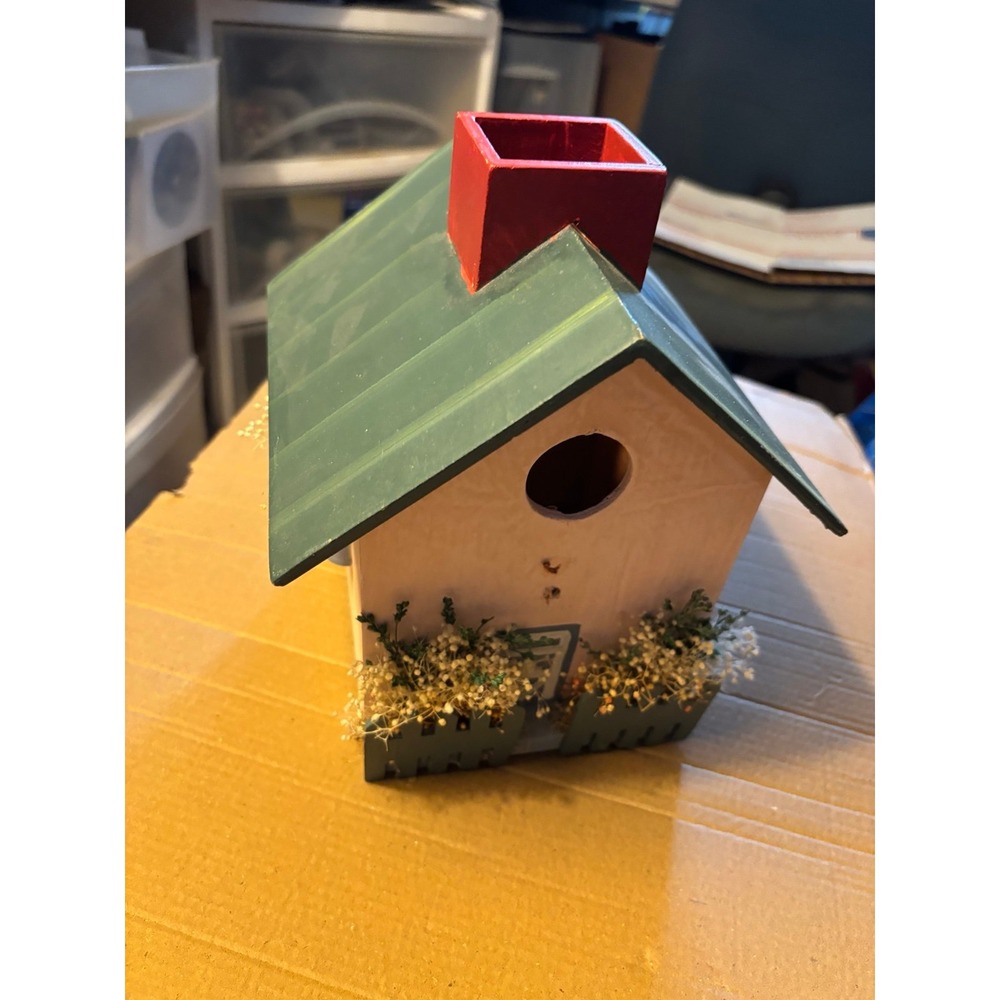 Birdhouse Wooden Used Handmade. Cute Bird. Birds